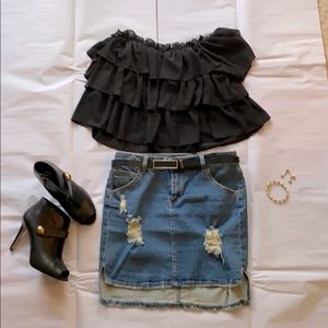 Black ruffled top.  Worn only once